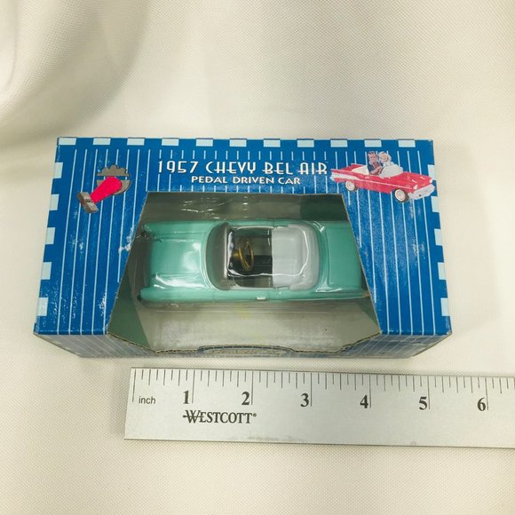 Gearbox 1997 Vintage 1957 Chevy Bel Air Convertible Serial #04291 Pedal Car New - Picture 9 of 10